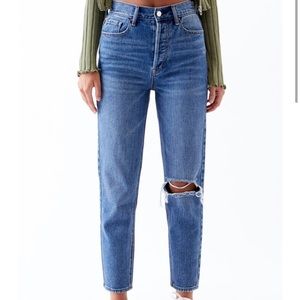 PacSun Women’s Straight Leg Ripped Knee Blue Jeans
